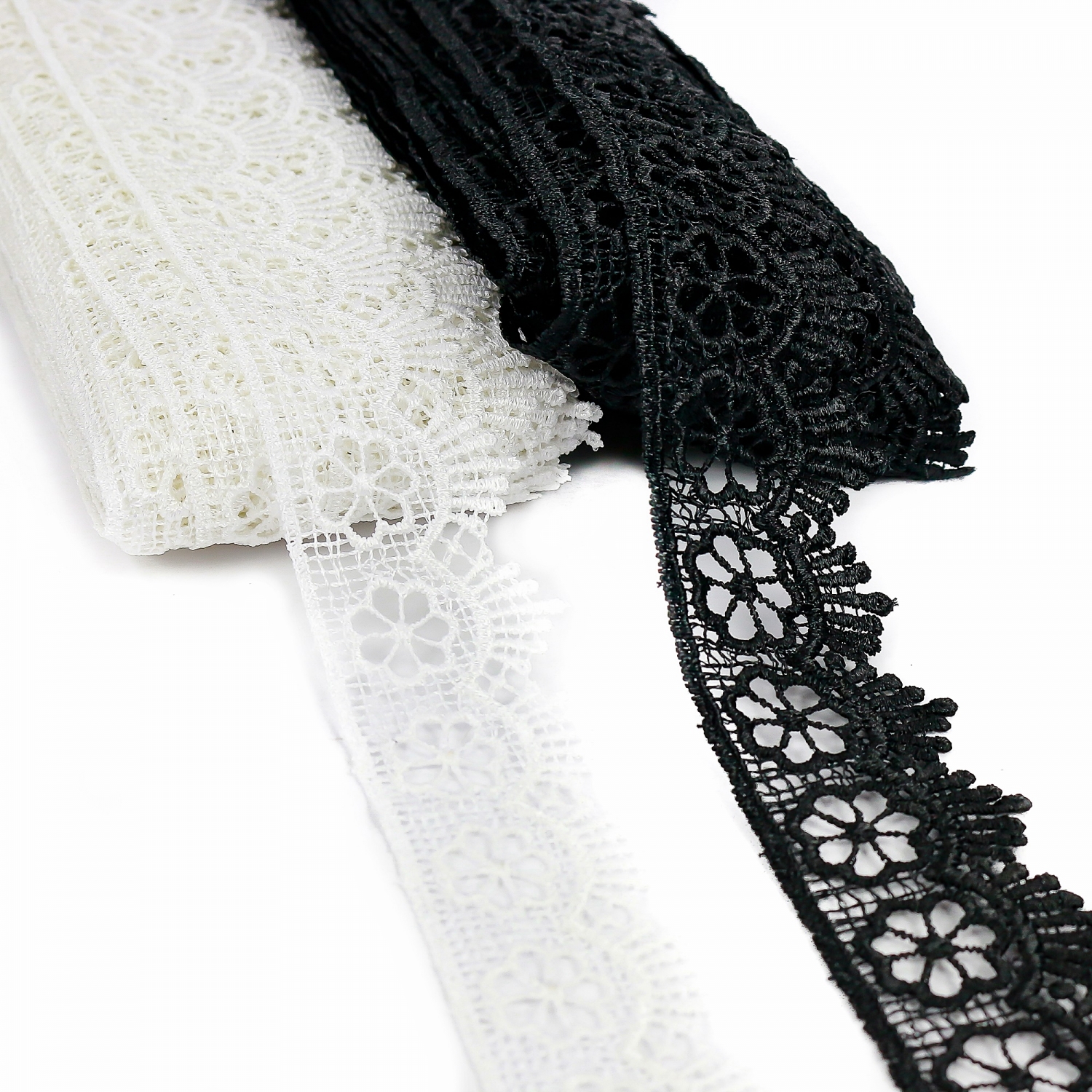 Lace, width 40 mm (13.72 m/roll)Code: 0575-1221