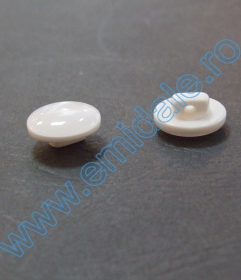 Plastic Buttons 0315-2260, Size 36 (100 pcs/pack) - Plastic Buttons M999, Size 18 (100 pcs/pack)