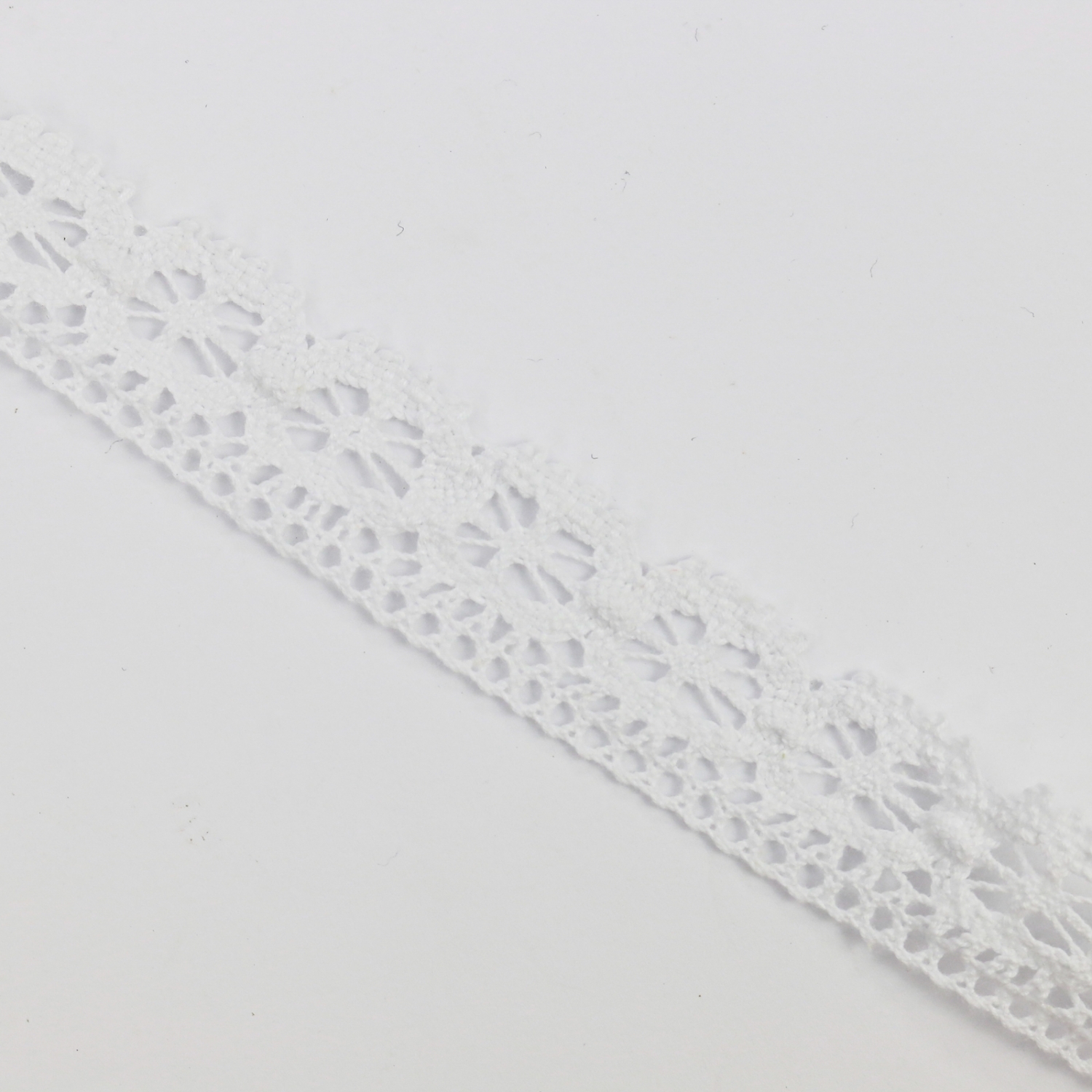 Dantela, latime 24 mm (27.432 metri/rola)Cod: 0621-1075 - 6