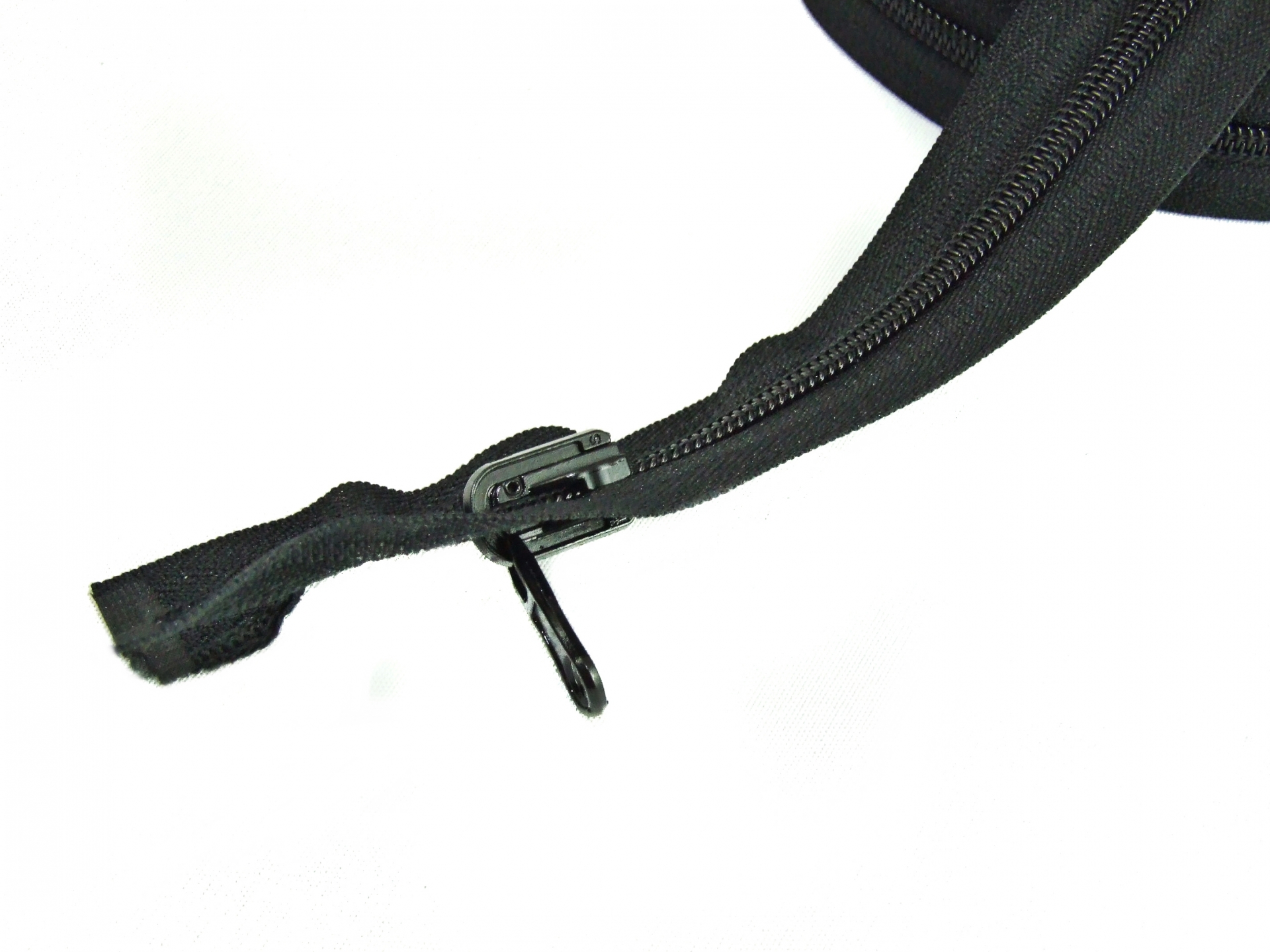 Black Reversible Nylon Zipper 100cm (50 pcs/pack)