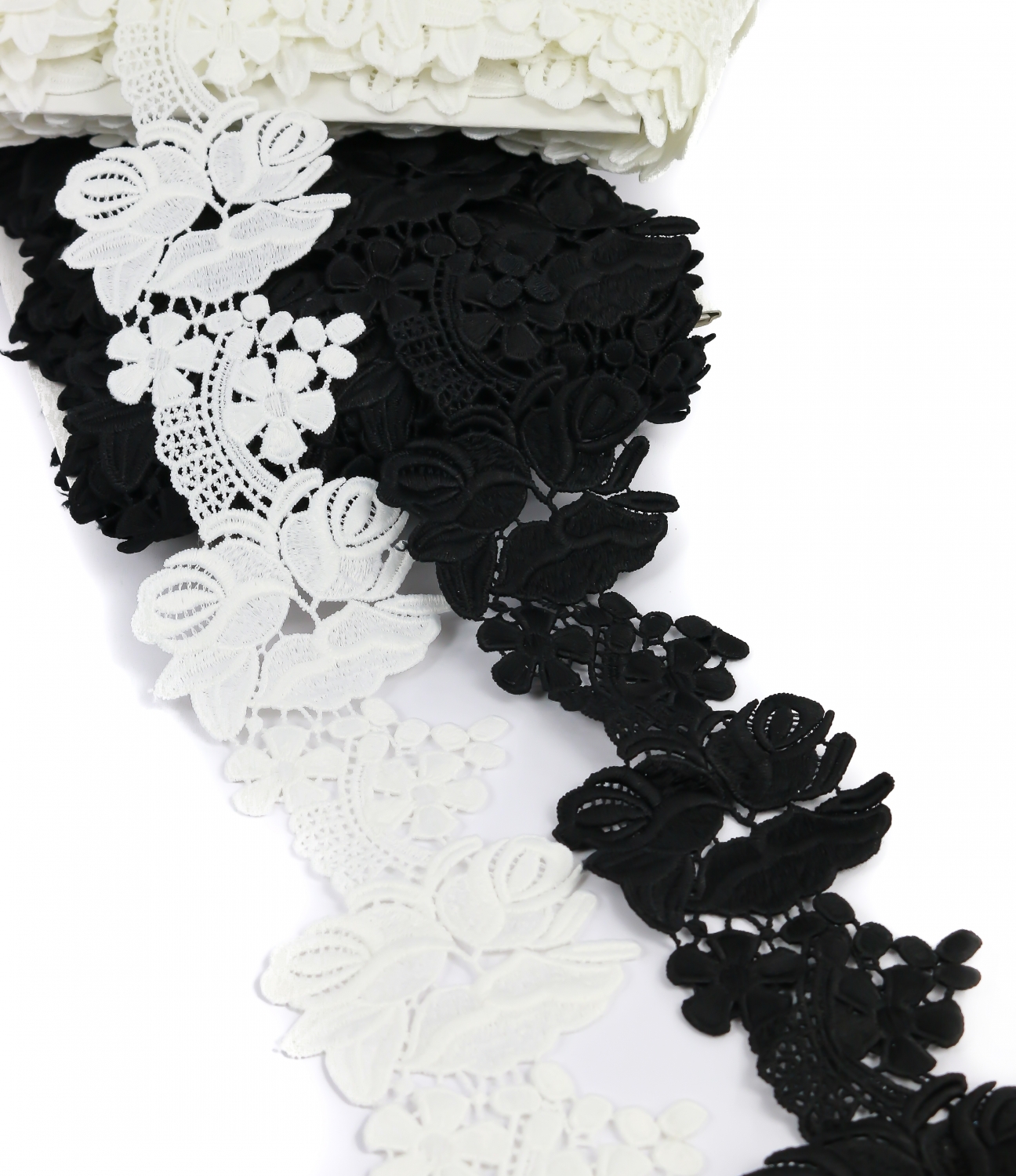 Border Lace Embroidered, 7 cm (18.50 m/roll) Code: DC3056