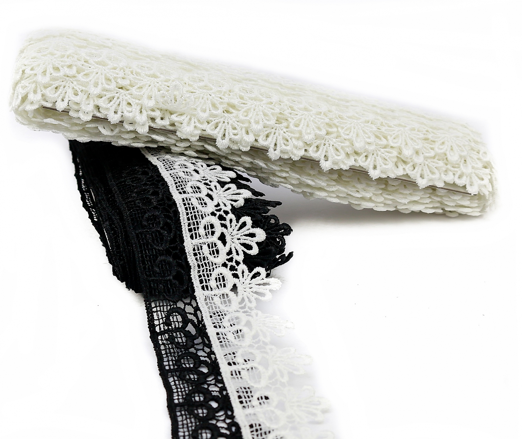 Border Lace Embroidered, width 4 cm (13.72 meters/roll)Code: 0575-1192