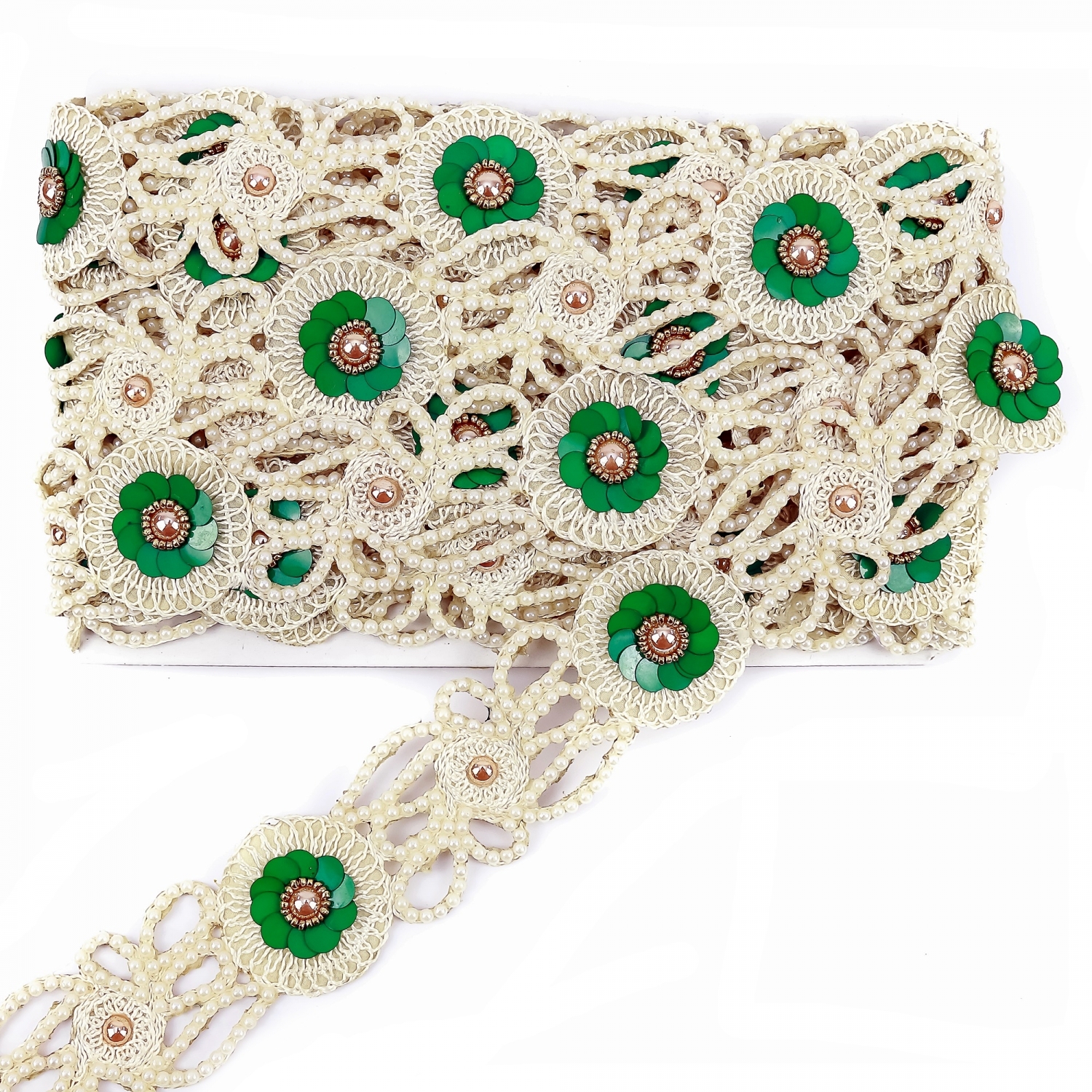 Pasmanterie cu Paiete si Margele, Model Floare, latime 5 cm (1 metru)Cod: 40306 - 4