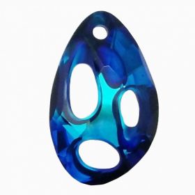 Pandantiv Swarovski, 32x20 mm, Culoare: Crystal Golden Shadow (1 bucata)Cod: 6735-MM32x20 Pandantiv Swarovski, 18x11.5 mm, Culori: Bermuda Blue (1 bucata)Cod: 6730-MM18x11.5
