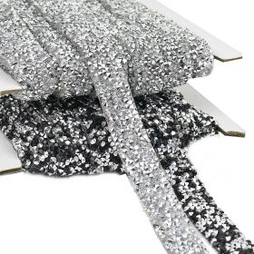 Pasmanterie Pasmanterie Termoadeziva cu Strasuri, 15 mm (10 yards/rola)Cod: YK-T010