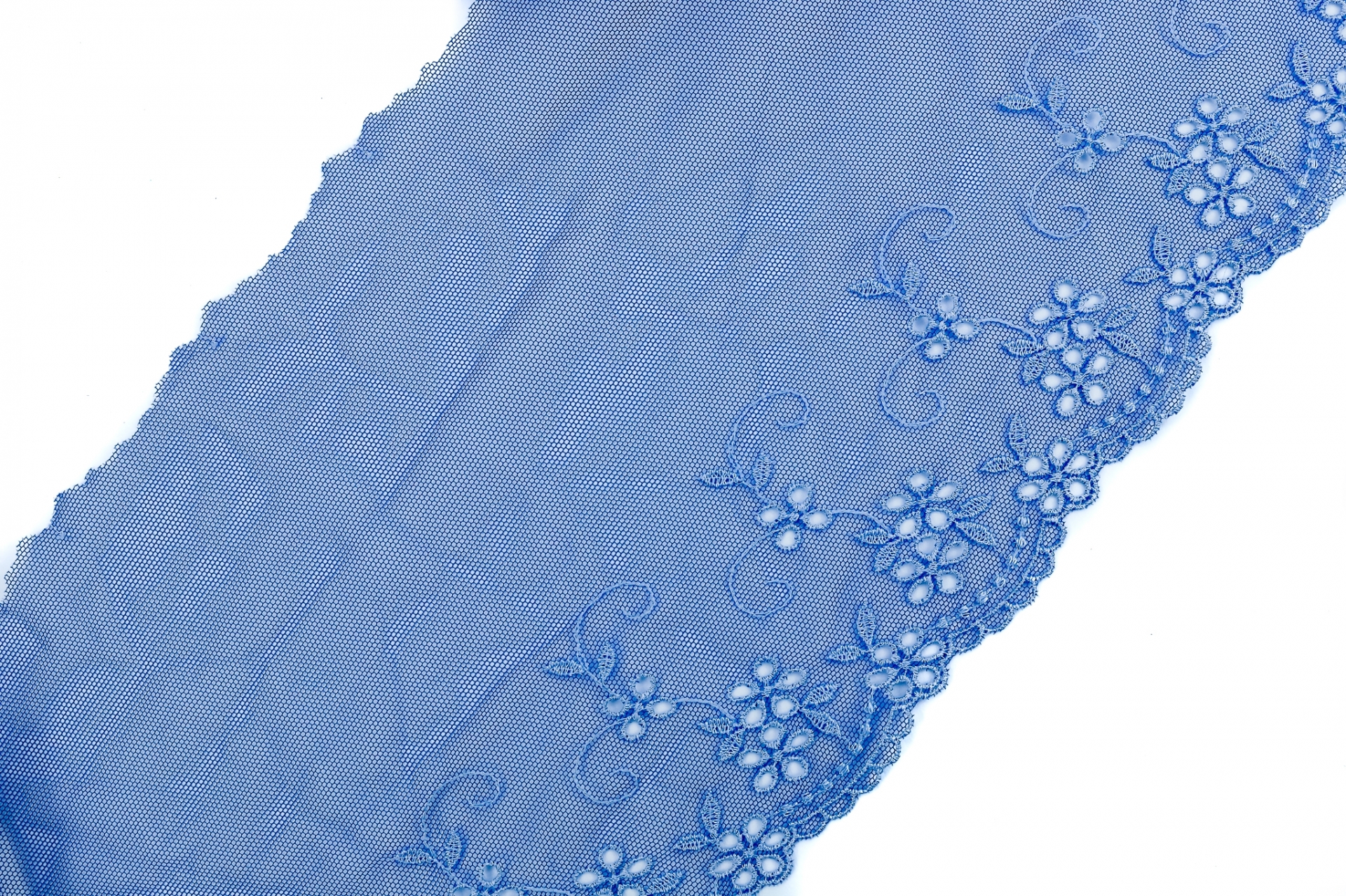 Dantela Brodata pe Tul, latime 18 cm (9.50 metri/rola) Cod: DANTELA TULL - 3