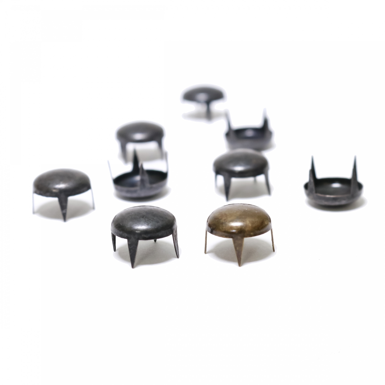 Brass Stud Round, 8.5 mm (100 pcs/bag) Code: RV ORNAMENT-8.5MM