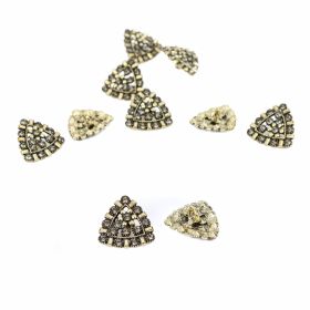 Nasturi cu Picior, din Plastic, 40 mm (25 buc/pachet) Cod: 04-171/72 Nasturi Metalici cu Strasuri, Marime 20 mm (10 bucati/pachet)Cod: BT1355