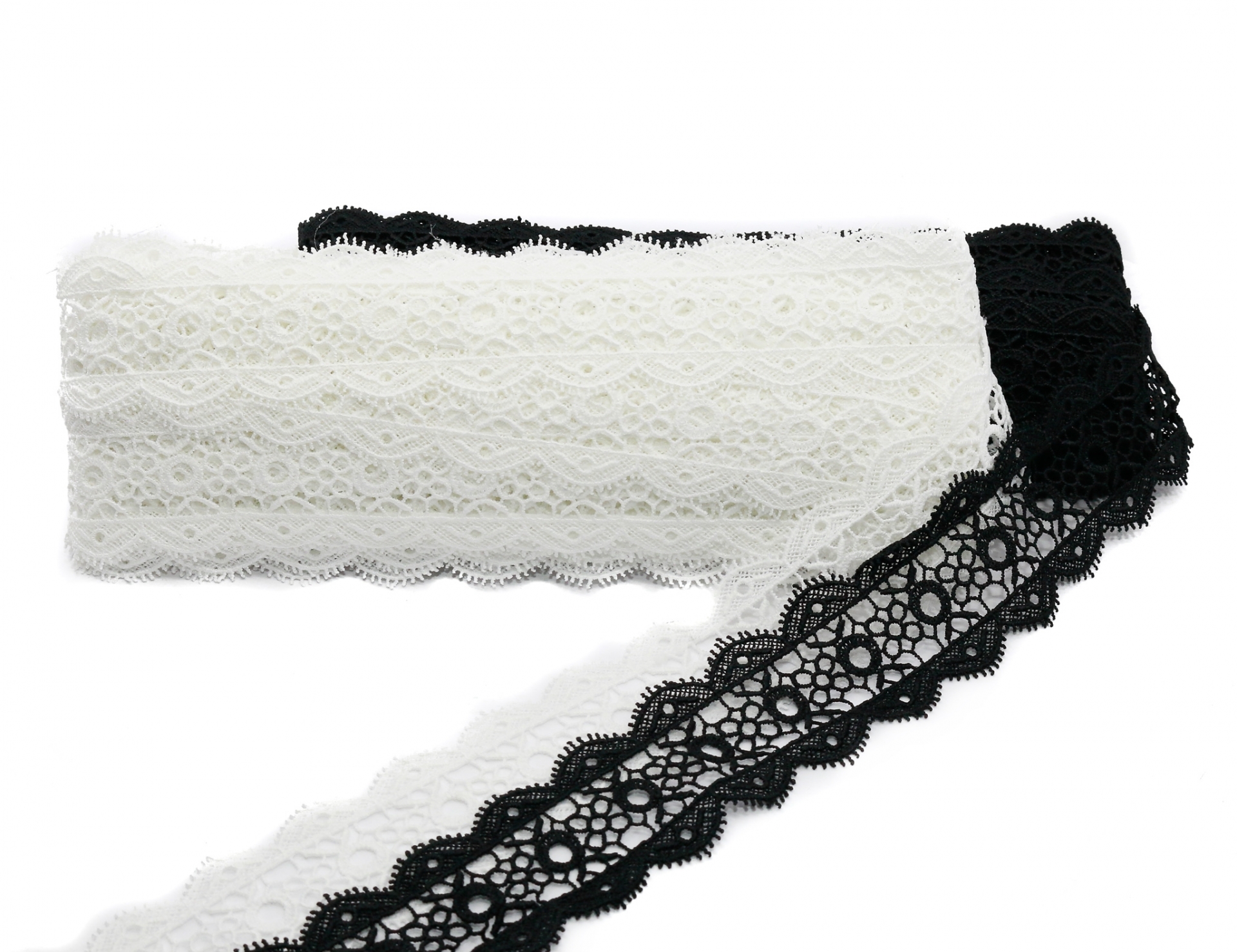 Lace, width 45 mm (13.72 m/roll)Code: 6302-0873