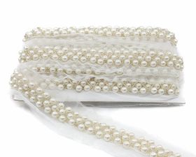 Pasmanterie, latime 19 mm (25 metri/rola)Cod: ARN145 - Pasmanterie cu Perle si Margele Cusute pe Tul (4.85 m/rola)Cod: LA5478