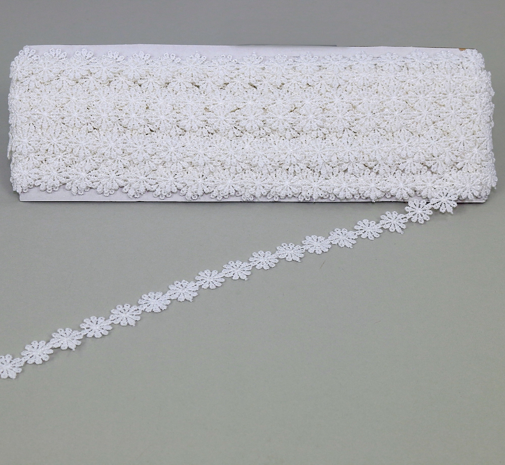 Dantela, latime 15 mm (13,72 m/rola)Cod: 0575-1250 - 3