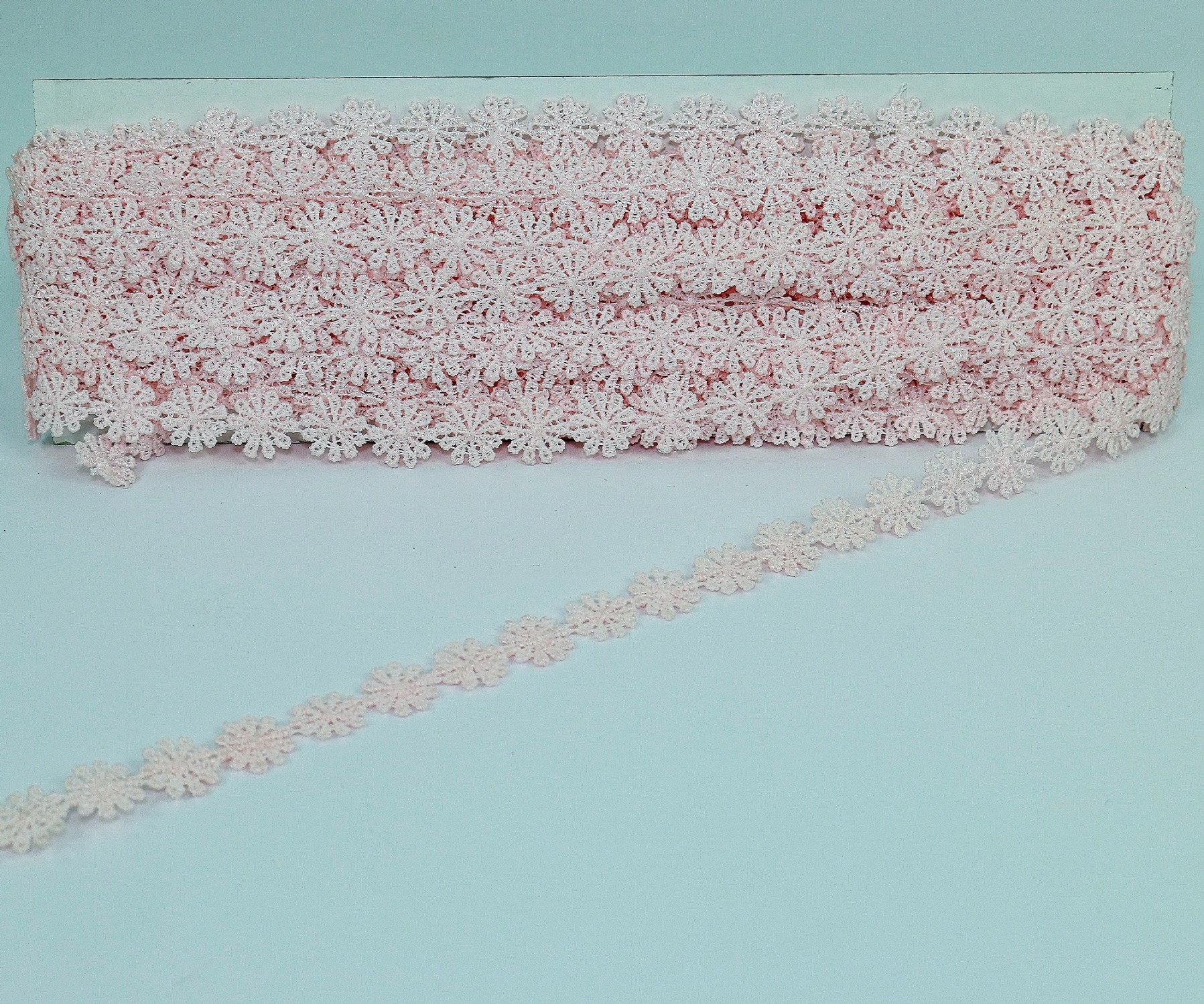 Dantela, latime 15 mm (13,72 m/rola)Cod: 0575-1250 - 6