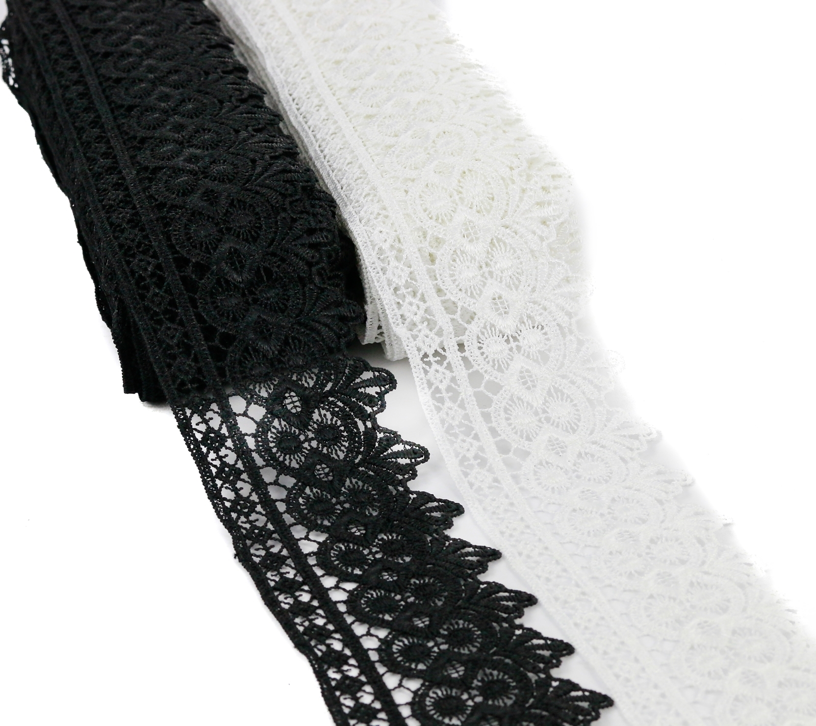 Lace, width 70 mm (13.72 m/roll)Code: 0575-3051