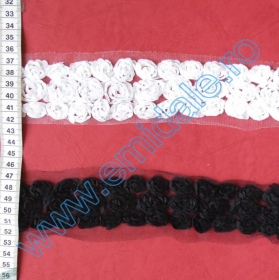 Dantela, latime 18 mm (13,72 m/rola)Cod: 0575-1113 - Dantela cu Trandafiri 3D, latime 50 mm (13.72 metri/rola)Cod: 0620-6158